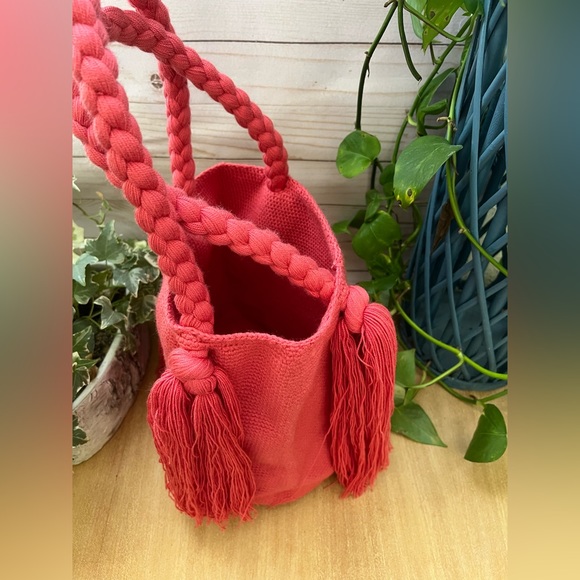 Summer Chic Bright Pink Tote Bag - Handwoven Boho Chic Top Handle Bag - Picture 6 of 7